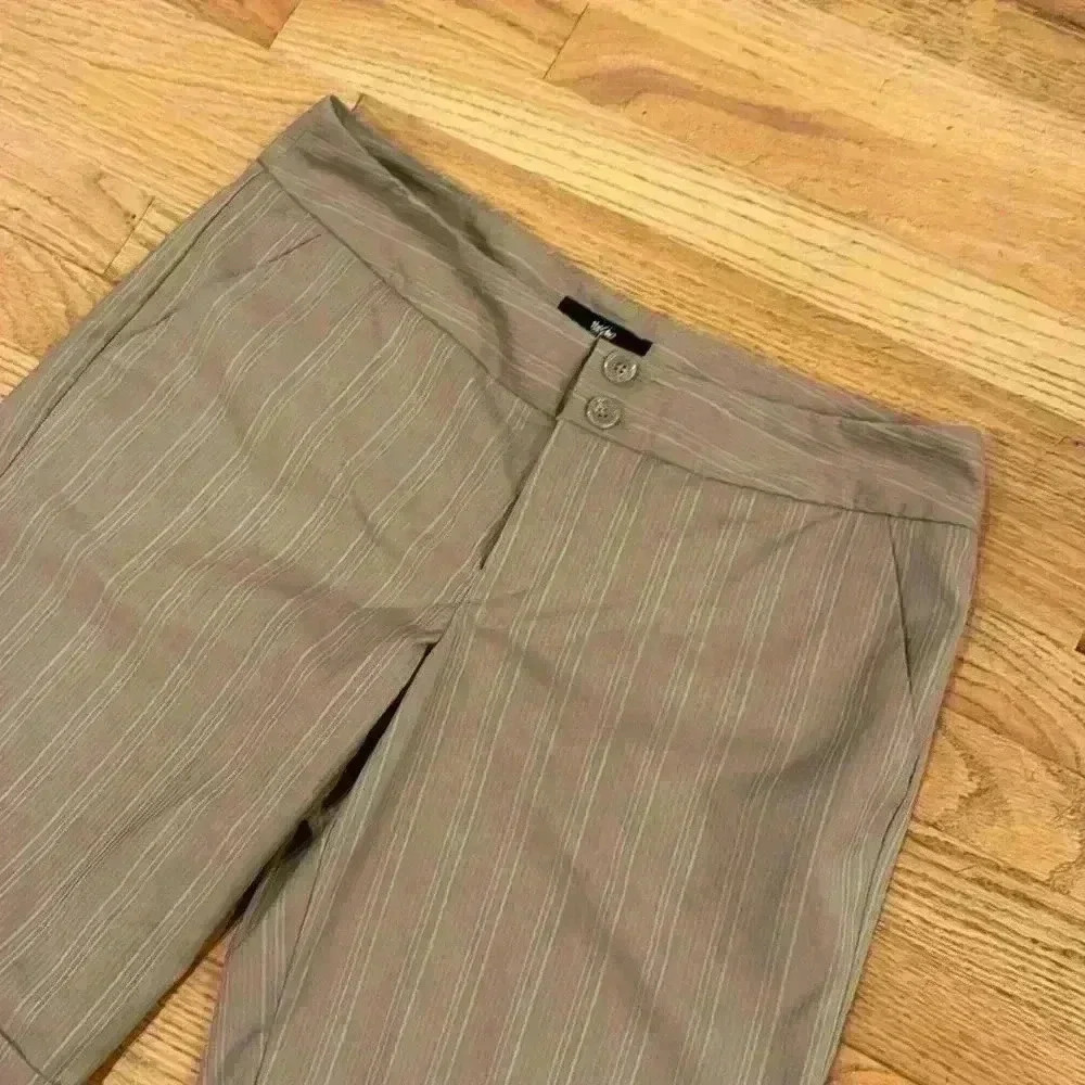 Mossimo Women’s Dressy Long striped Shorts Size: 12 with Cuff - Picture 4 of 8